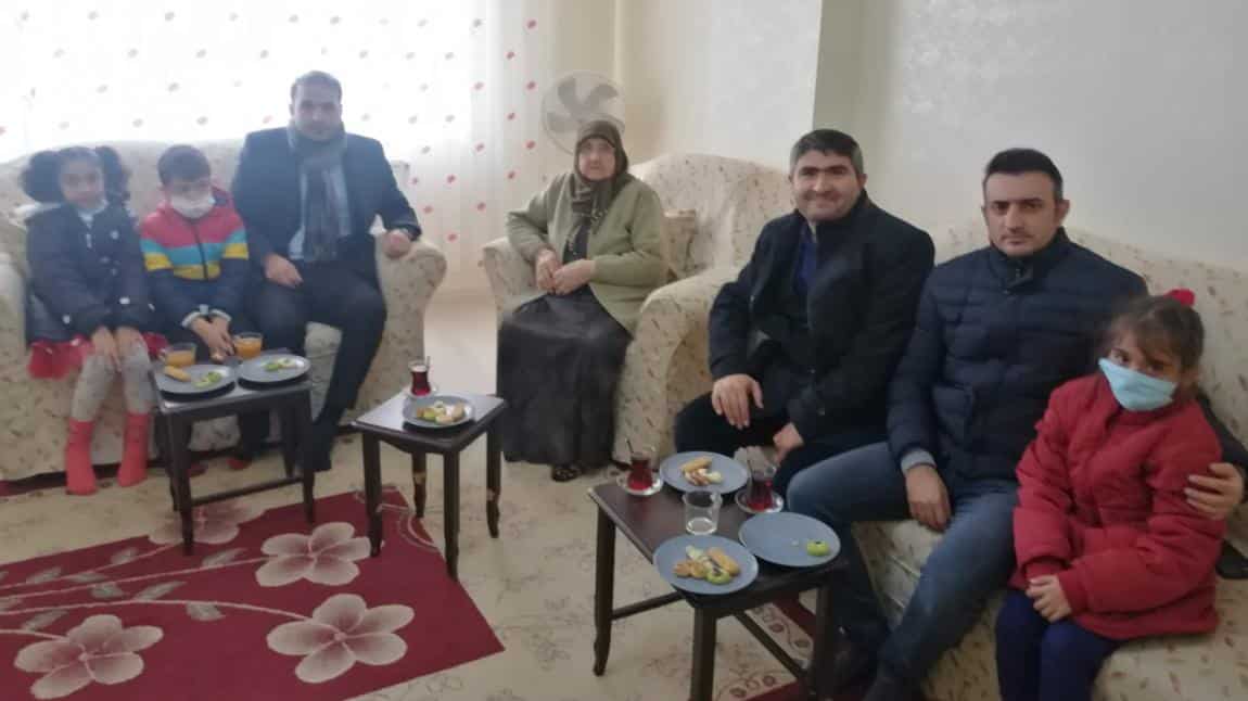 15 Temmuz Şehidi Polis Serdal ŞAKIR'ın ailesini ziyaret ettik.